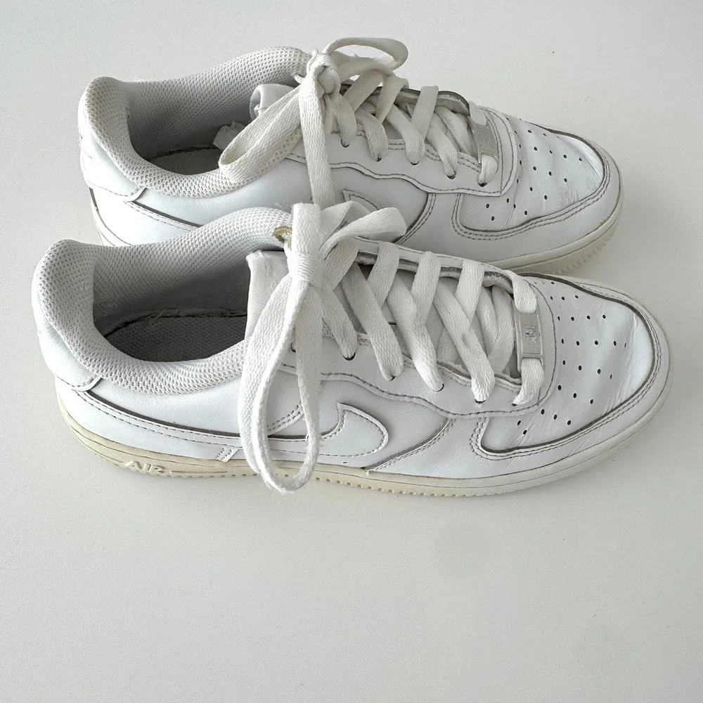 Nike Air Force 1 Low Kids White Leather Sneakers Shoes Size 5.5‎ Youth